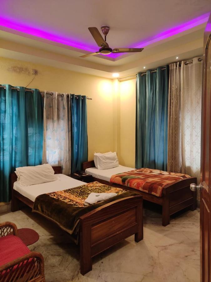 Phoenix Lodge Shiliguri Exterior foto